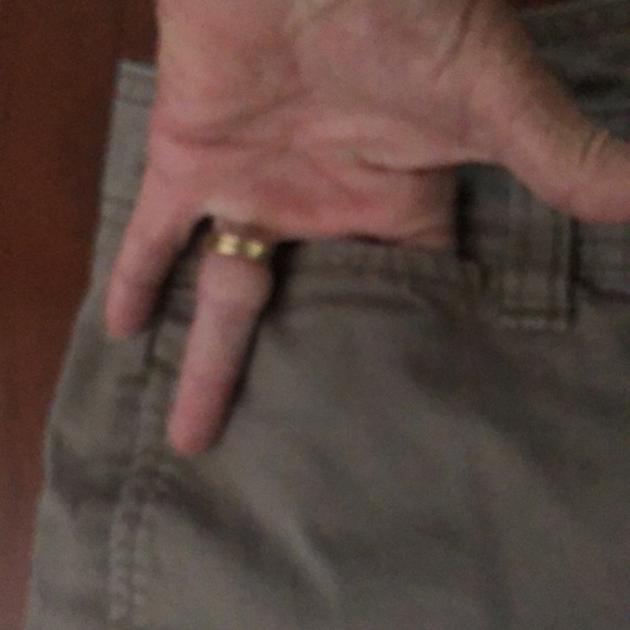 GAP “Favorite Khaki” Capri Low Riders Size 2 - Picture 4 of 6